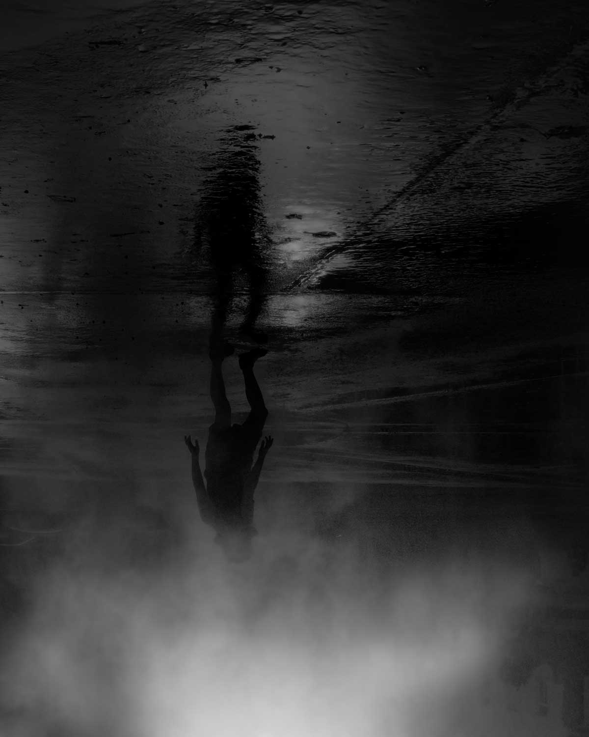 Kids playing with water in Vienna, captured in black and white by Philipp Hafner